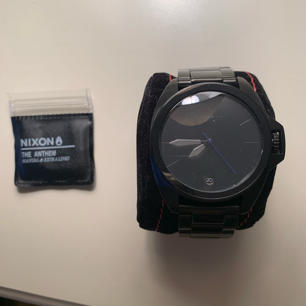 Nixon Anthem All Black Mens Watch-Excellent condition